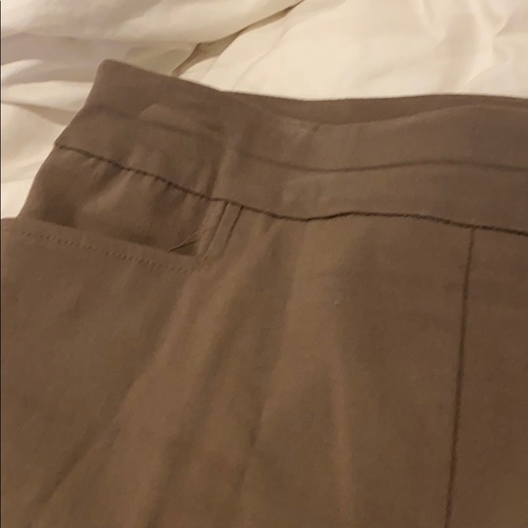 Chico’s Capri pants - Picture 3 of 4